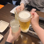 Yakiniku Adan No Mori - 生ビール中サッポロ黒ラベル680円
      ハイボール580円
      生搾りレモンサワー580円