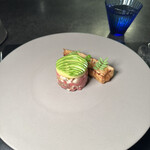 Alternative - ❺低温調理したなにわ黒牛のタルタル、山芋、アボカド、筍、木の芽。