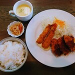 Mint - 料理写真:令和5年5月 ランチタイム
      日替わりランチ 800円
      ヘレカツ、エビフライ、ご飯、コーンポタージュ、小鉢