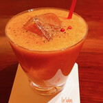 バー ル・サロン - フルーツトマトのカクテル