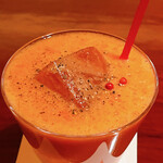バー ル・サロン - フルーツトマトのカクテル