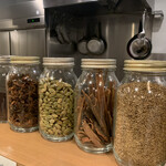 スパイス バル ヤラダモン。 - 