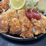 やきかつ太郎 - ケチャップが掛かってるが　ニンニク醤油も美味かった