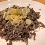 京城館 - 下処理の丁寧なセンマイ刺し