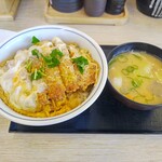 かつや 横浜市沢町店 - カツ丼梅（\572）と豚汁小（\154）