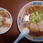 ラーメン小川屋 - チャーシューくず丼、元祖中華