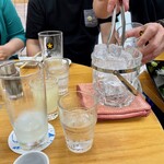 四ツ木製麺所 - 氷ももらって