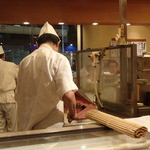 海鮮処 寿し常 - マグロを解体しているところ