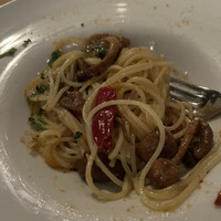AWkitchen TOKYO 新丸ビル店 - メインディッシュグレードアップコース６９００円。ナメコのペペロンチーノ。味付け、麺の茹で加減ともにピッタリで、とても美味しかったです（╹◡╹）