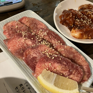 ホルモンとり焼 松阪食堂_1