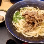 Yamashita Honki Udon - 牛肉うどん940円