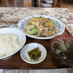 龍巳家 - 野菜炒め定食　小ライス