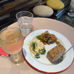 THE NUTS EXCHANGE - デリ（１００ｇ）２種とアップルクランブルケーキ