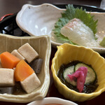 旬菜の味わい がら里 - 高野豆腐　自家製もずく酢