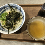 Bukkake Udon Komugi Sakura Seimensho - 釜玉には出汁も付きます