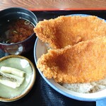 ガーデンハウス有隣 - わらじカツ丼 1,000円