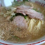 江ちゃんラーメン - ゴマもフリフリ♬