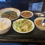 炎神 - ランチセット春の豆苗と牛ロース肉の唐辛子炒め+ミニ麻婆豆腐