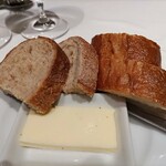 ヌガ - パンもバターももう何もかもが美味しい