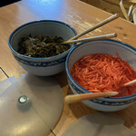 げんこつ - サービスの辛子高菜・紅生姜