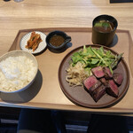 炭火焼肉 肉の匠 ひうち - 和牛赤身ステーキ100g  1300円