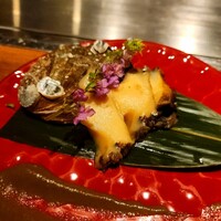 くずし鉄板 あばぐら 恵比寿店 - 蝦夷鮑の鉄板焼き　肝ソース