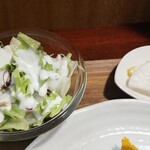 キッチン ブルー グローブ - サラダ、お新香のアップ