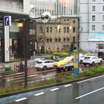 肥後橋ラーメン亭 - 店内から土佐堀通りを望む