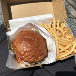 ハングリーズバーガー ラウンジ - 