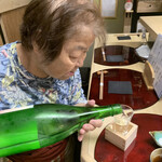 天ぷら はせ川 - おばあちゃんのお酌で美味さ倍増