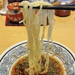 丸源ラーメン - 麺、リフト！