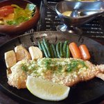 亜米利館 - ジャンボエビフライのエスカロープ（サラダ付） \1,890