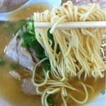 中華そば 紅蘭 - チャーシュー麺（麺持ち上げ）_2013年8月