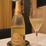 ヴィーノ・デッラ・パーチェ - スプマンテ　フランチャコルタ