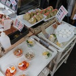 おにぎり屋 丸豊 - おかず類もありました