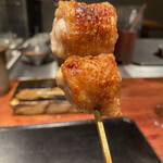 薪炭まだら - 【串】美味過ぎて悶絶級の焼き鳥、胸肉に皮を巻いた抱き身