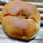 道の駅 クロスロードみつぎ - 中はいちじく風味の餡がたっぷり!