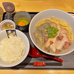 超純水採麺 天国屋 - 「桜浅利の真鯛塩らーめん」¥1,500と、「地頭鶏TKG魯山人醤油」¥440
