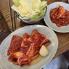 Ninniku Yakiniku Purushin - 赤ミックスとキムチにキャベツです。