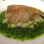 ランチの魚料理　タラのポワレ岩のりソース