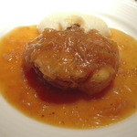 ランチの肉料理　吉田豚肩肉のシェリービネガー煮込み