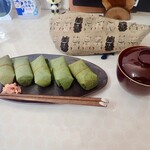 なちゅらる オアシス珈琲 - 〈柿の葉寿司とけんちん汁〉柿の葉寿司は5つ