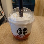 Kanmidokoro Kamakura - わらび餅ドリンク苺ミルクS(660円)