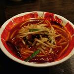 朱〇麺 ５辛 (税込)950円 ※角度を変えて (2023.05.13)