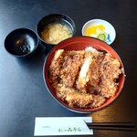 寿司のみうら - タレかつ丼 850円(税込)。