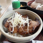 Washoku Resutoran Tonden - とんでんの「ぶた丼」はかなり旨い❣️やげん堀の粉山椒をたっぷりかけて喰らう。