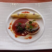 ナベノ-イズム - Euf mollet et Asperges Blanches pocher à la minute