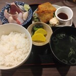 Sakesakana Hyakubun - アジフライと刺身定食
