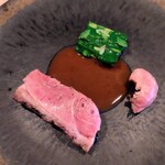 ACiD brianza - ソースがまったりしているので、シャキシャキとさっぱり感酸味もある付け合せが、すごくいい仕事していましたね〜 ちぢみほうれん草のらしさ風味と底部分に刻まれたミョウガやたけのこ歯ざわりも良き