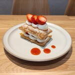 Cafe choose + - 苺ミルフィーユ